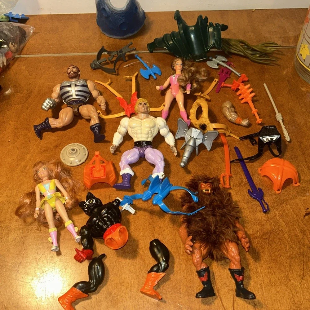 Masters Of The Universe Fogure & Weapon Accessory Lot MOTU B1